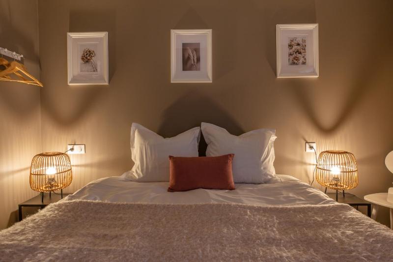 Travel Homes - The Parc next to Champ de Mars - image 12