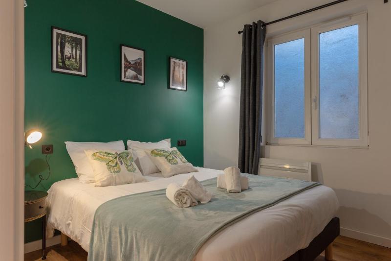 Travel Homes - The Parc next to Champ de Mars - image 31