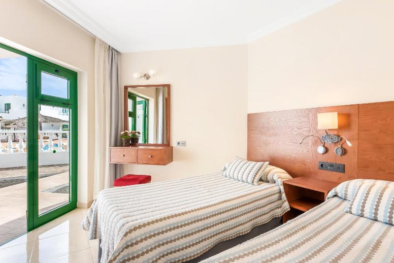 One-Bedroom Premium Sunny Apartment image 3
