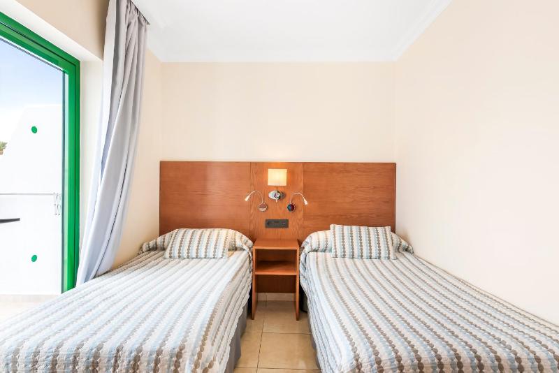 Two-Bedroom Premium Family Sunny Apartment image 2