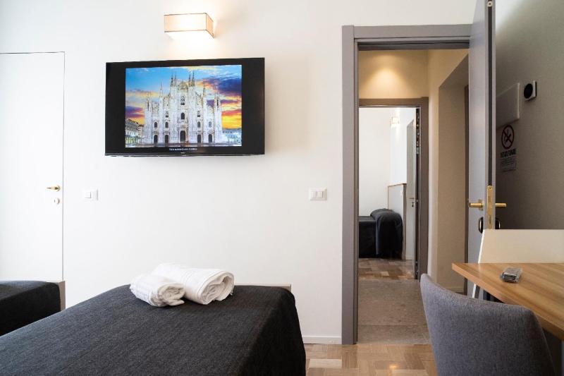 Twin Room image 3