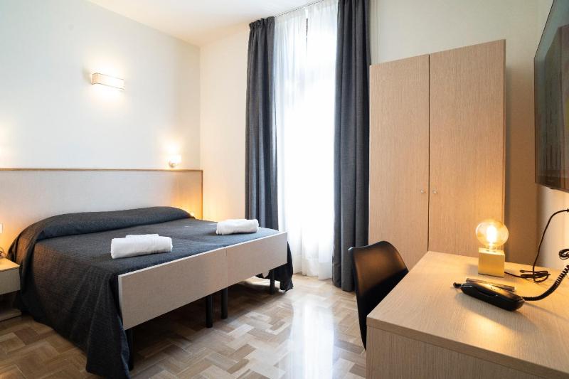 Double Room image 1
