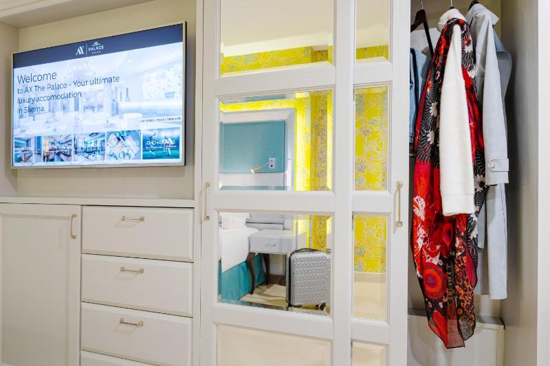 Comfort Double or Twin Room Non Balcony Room image 3