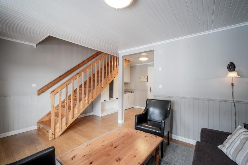 Family Room image 4