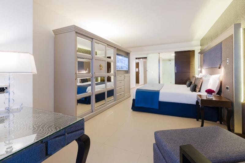 Executive Double Room image 2