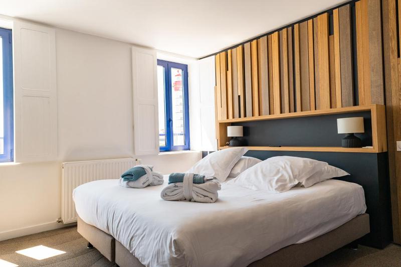 Elegance Double Room with Lighthouse Side image 3