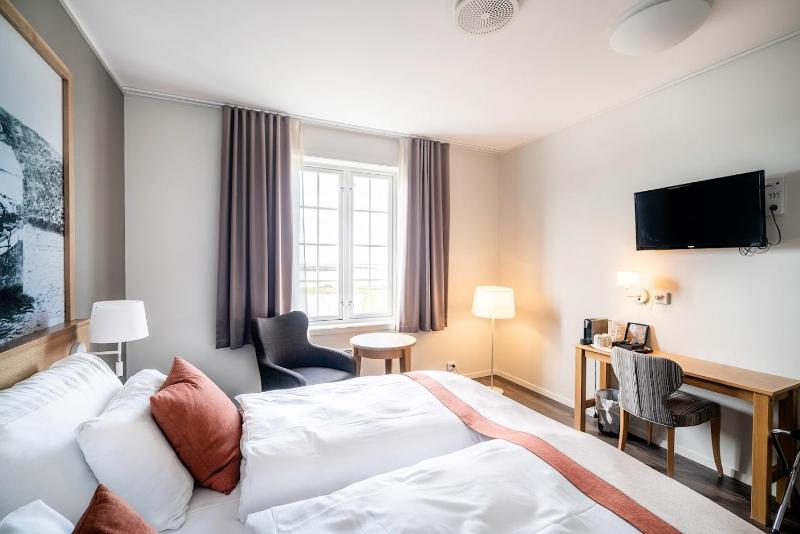 Double Room image 4