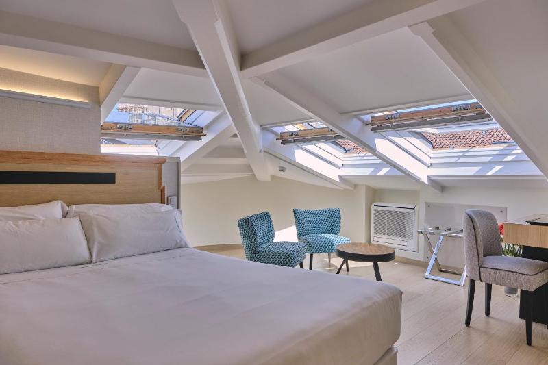 Double Room with Cathedral View image 4