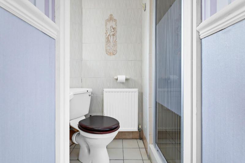 Standard Single Room image 4