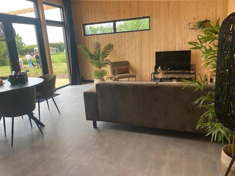 Two-Bedroom Bungalow image 4