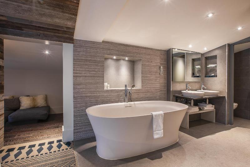 Superior Suite image 3
