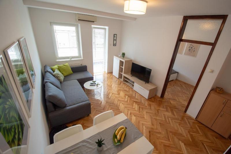 Central 1BR 50sqm - Big Terrace - View - Long Stays - image 11