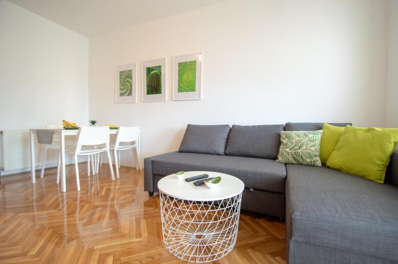 Central 1BR 50sqm - Big Terrace - View - Long Stays - image 16