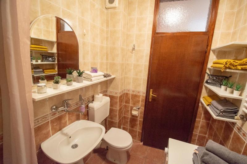Central 1BR 50sqm - Big Terrace - View - Long Stays - image 10