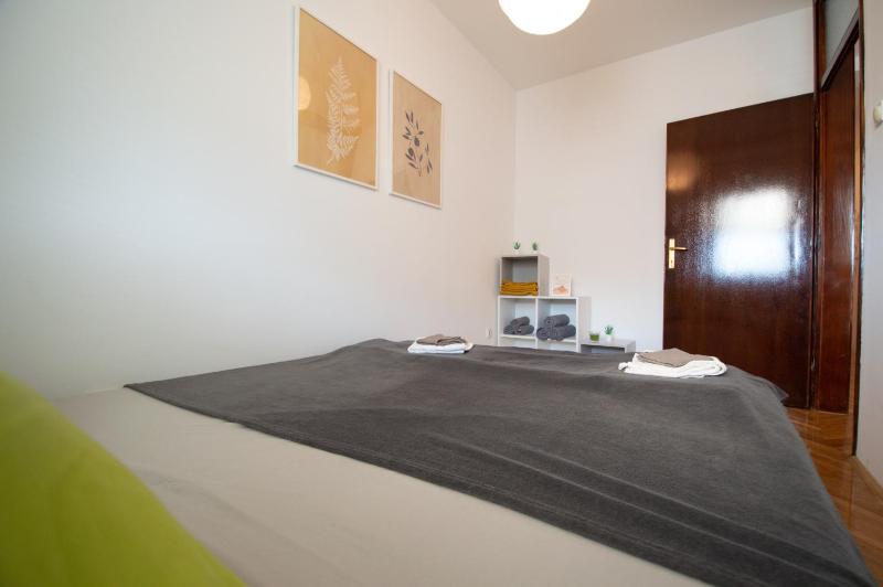 Central 1BR 50sqm - Big Terrace - View - Long Stays - image 12
