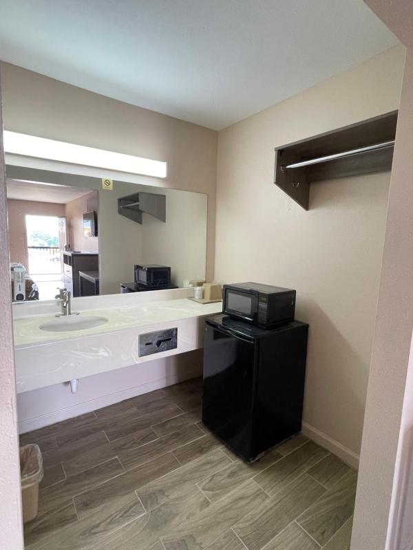 Double Room with Two Double Beds image 3