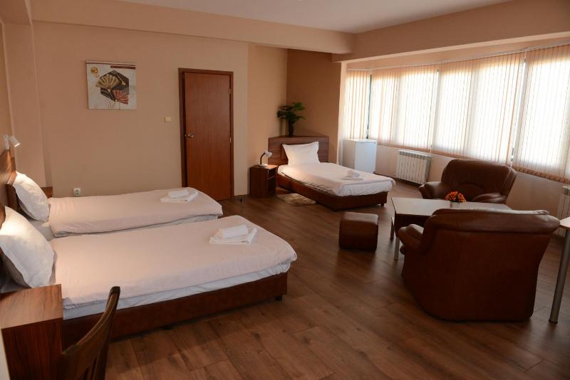 Triple Room image 2