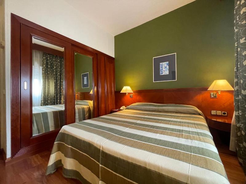 Single Room image 2