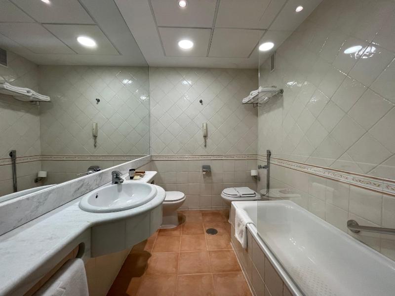 Single Room image 3