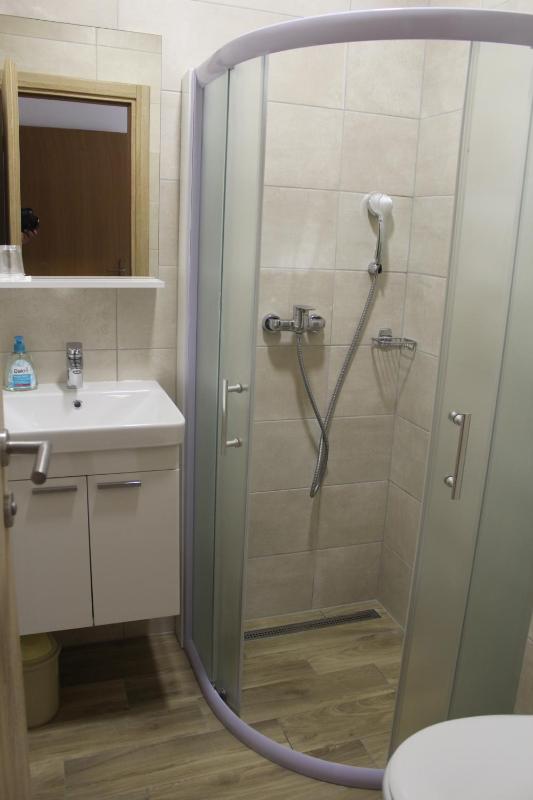 Standard Twin Room image 4