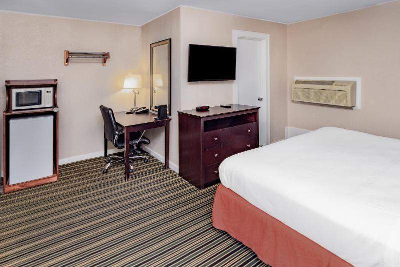 King Room - Non-Smoking image 3