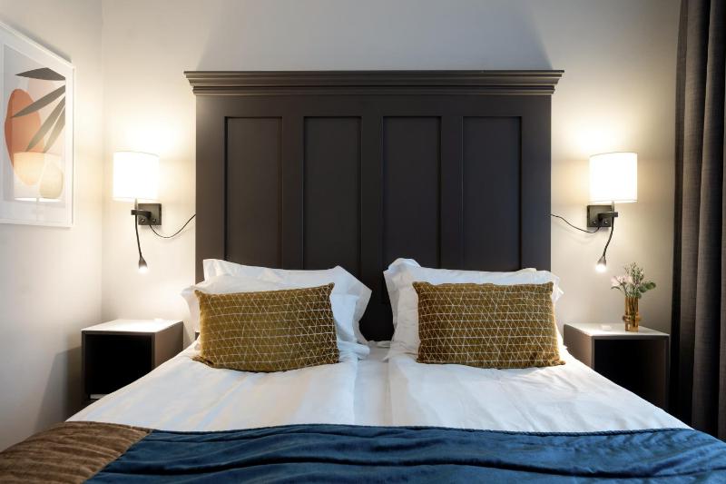 Standard Double Room image 4