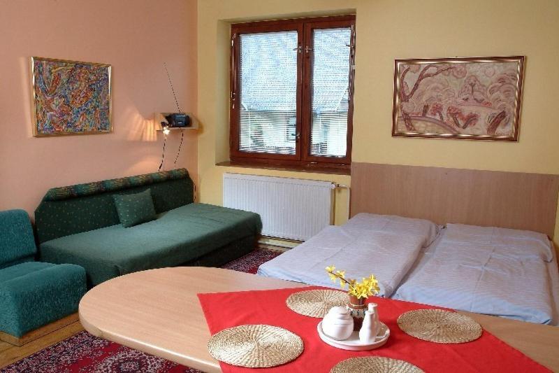 Triple Room with Private External Bathroom image 3