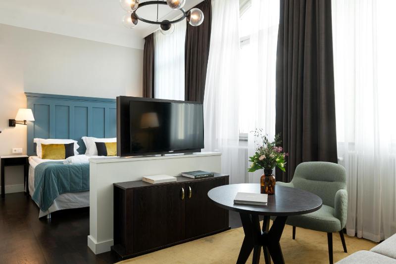 Deluxe Double Room image 4