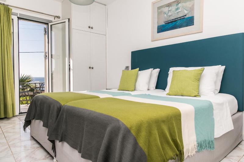 Superior Double or Twin Room with Sea View image 4