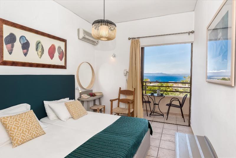 Double or Twin Room with Sea View image 1