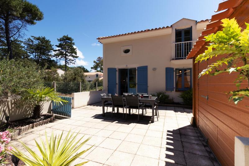À 800m de la plage maison pour 6 avec piscine - image 1