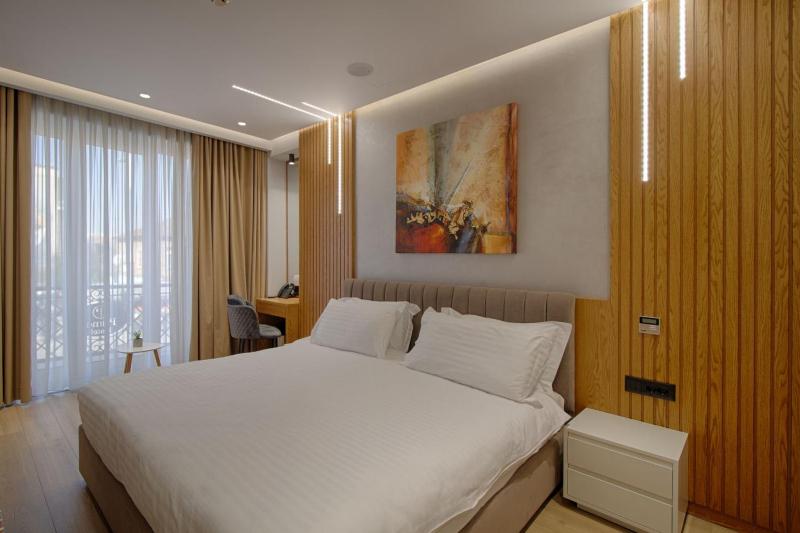 Deluxe Room image 1