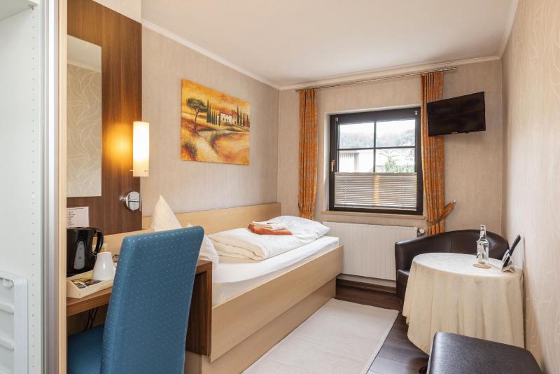 Single Room image 1