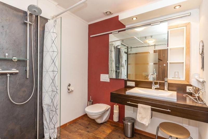 Single Room image 3