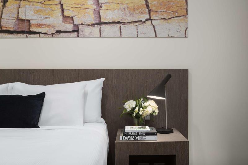 Deluxe King Room image 1