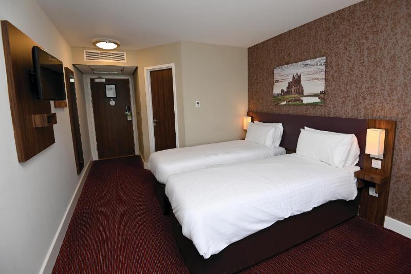 Double or Twin Room image 4