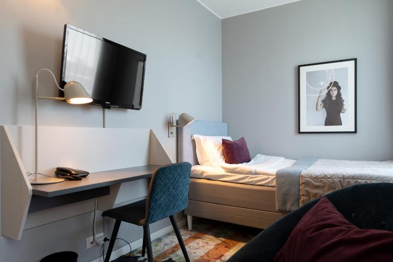 Standard Single Room image 3