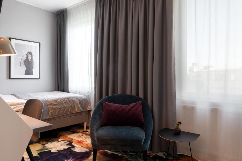 Standard Single Room image 4