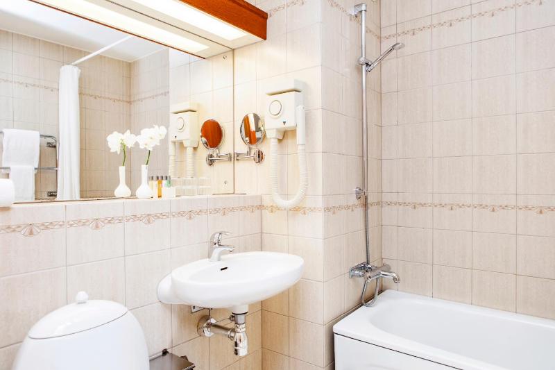 Family Room (In close by building - Lilla Hotellet) image 3