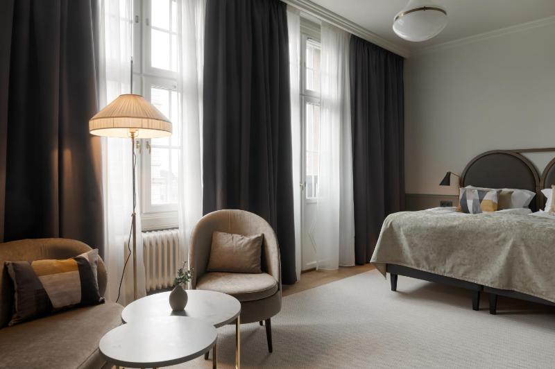 Junior Suite image 2