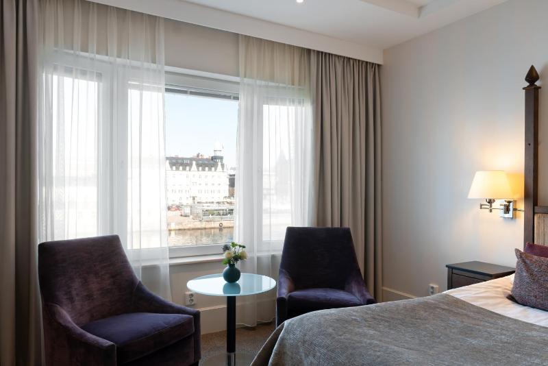 Deluxe Double Room with View image 3