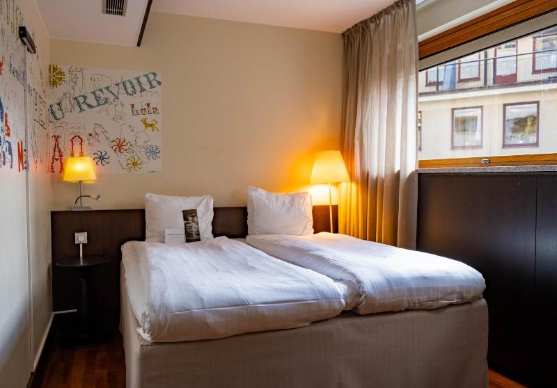 Economy Double Room image 2