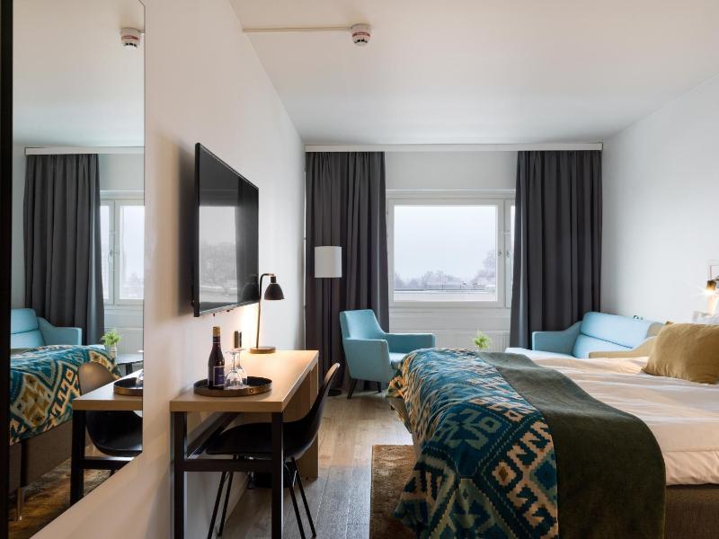 Deluxe Double Room image 4