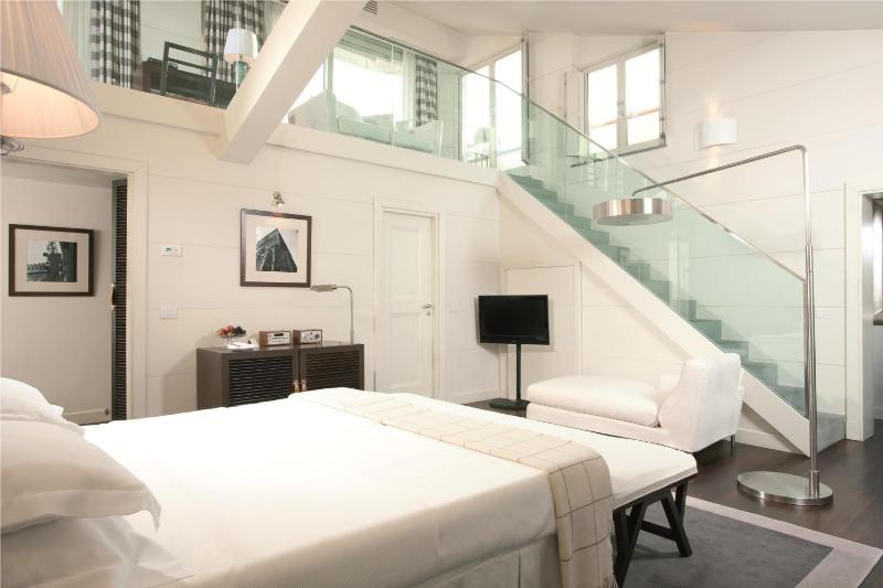 Penthouse Suite image 1