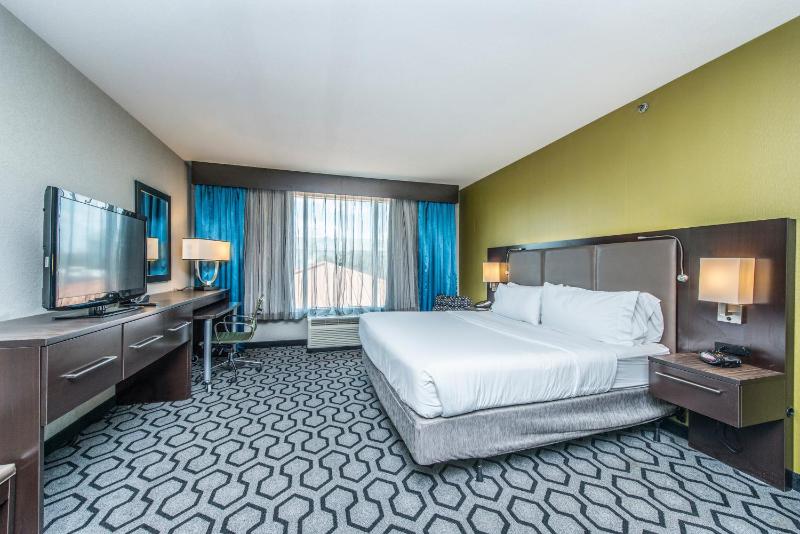 Standard Room image 4