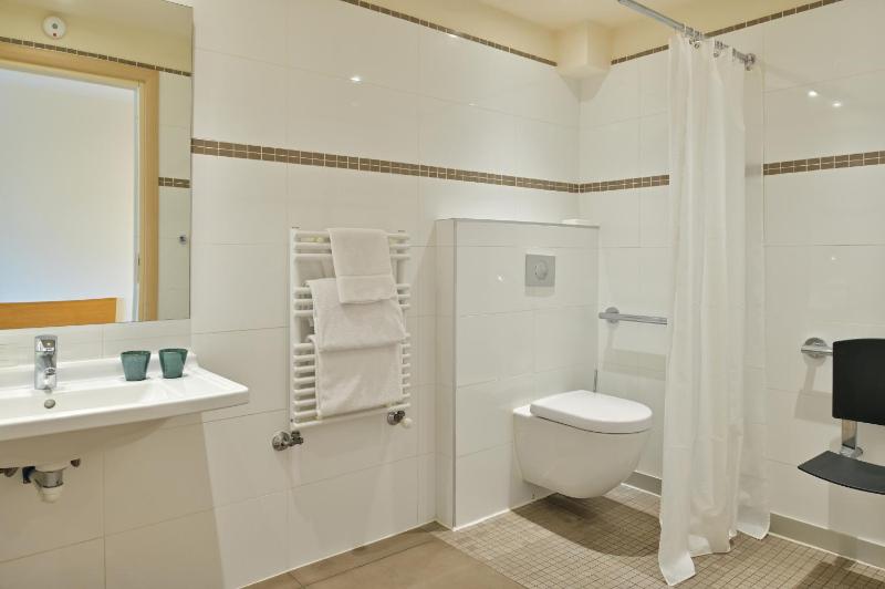 Double or Twin Room - Disability Access image 2