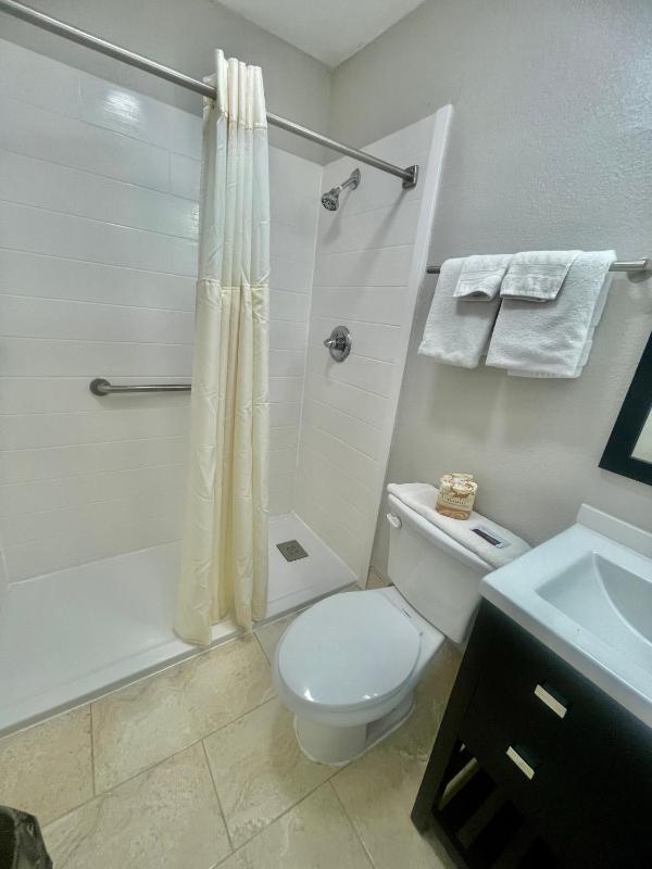Double Room with Two Double Beds - Non-Smoking image 2