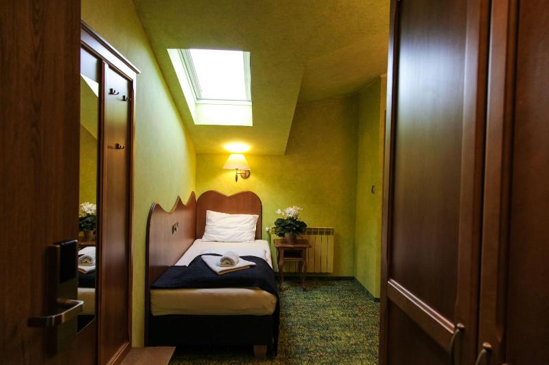 Single Room image 3