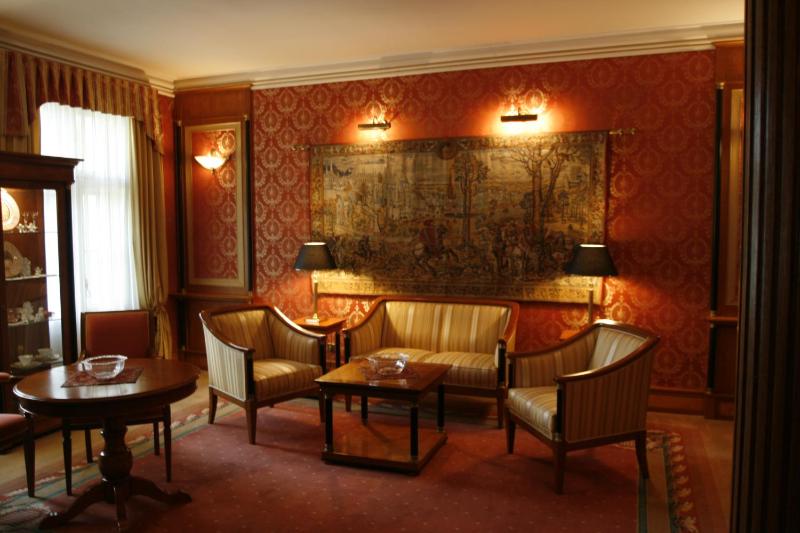 Deluxe Suite image 3
