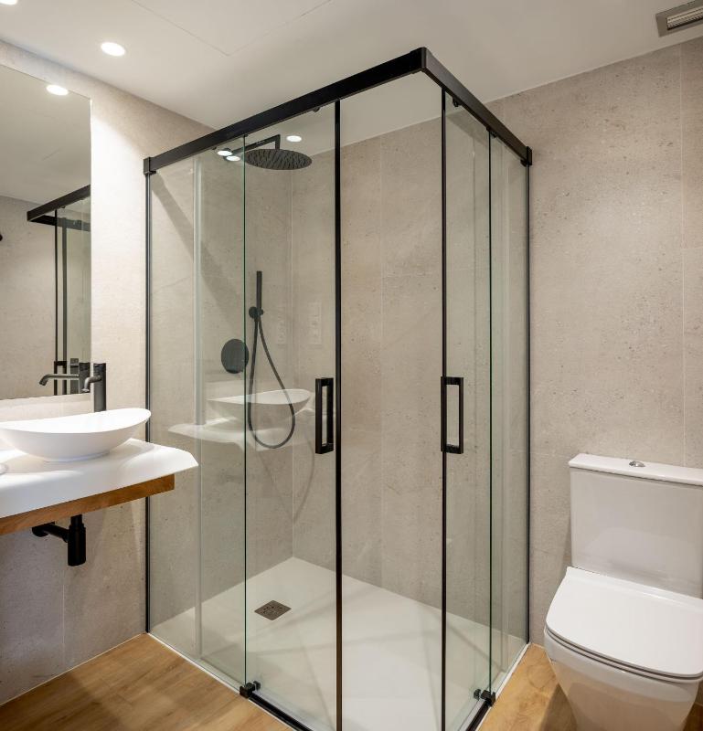 Double Room image 4
